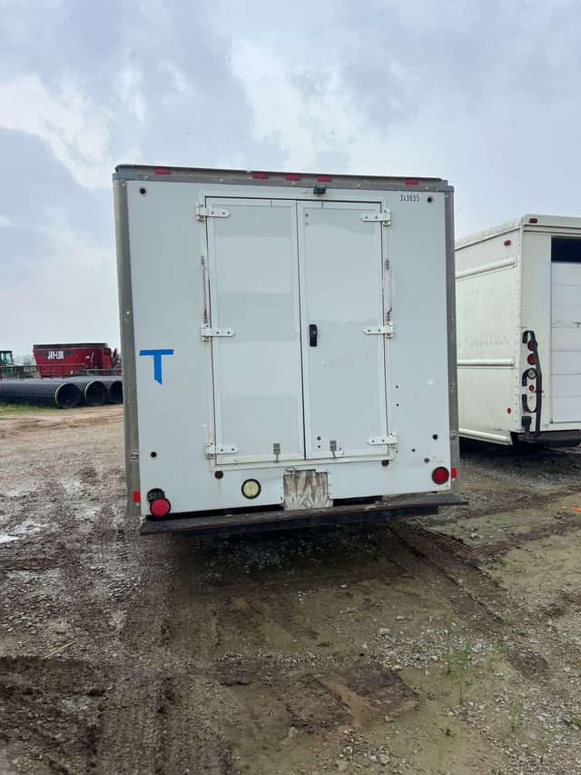 Image of GMC 3500 equipment image 2