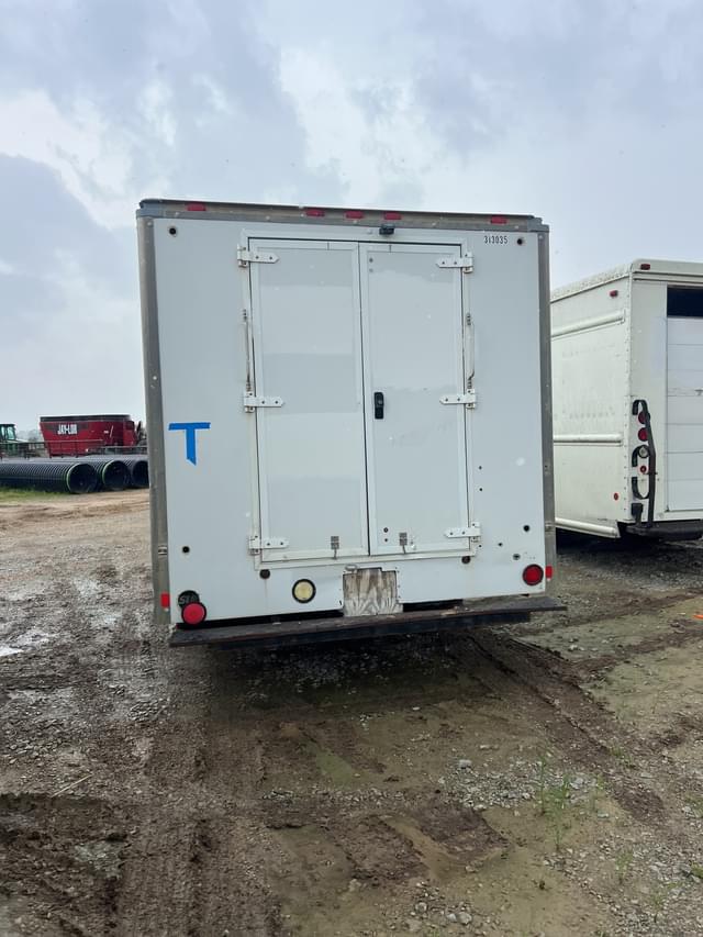 Image of GMC 3500 equipment image 2