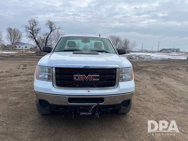 Image of GMC 3500HD equipment image 2