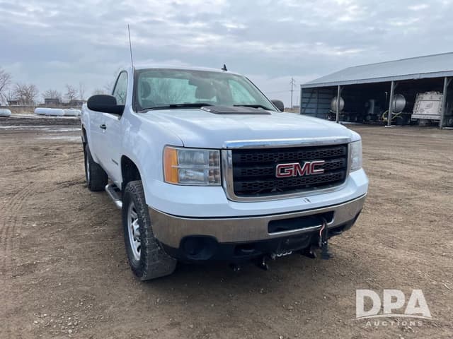 Image of GMC 3500HD equipment image 3