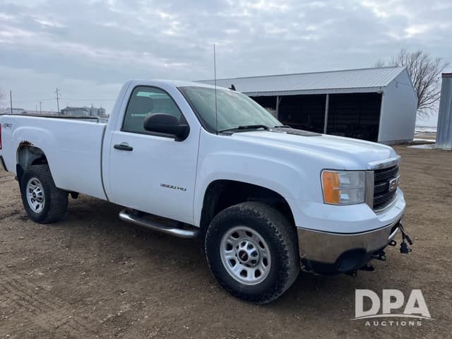 Image of GMC 3500HD equipment image 4