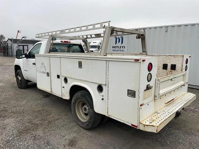 Image of GMC 3500 equipment image 1