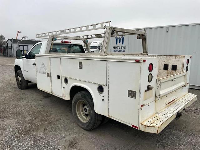 Image of GMC 3500 equipment image 2