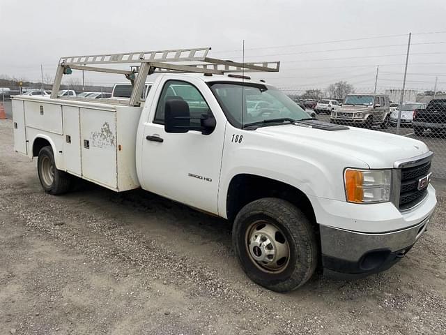 Image of GMC 3500 equipment image 4