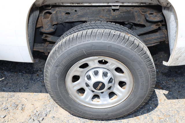 Image of GMC 3500HD equipment image 4