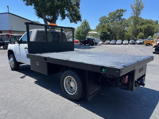 Image of GMC 3500HD equipment image 3