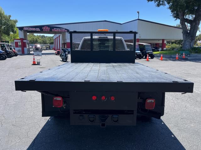 Image of GMC 3500HD equipment image 4