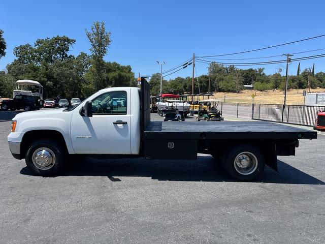 Image of GMC 3500HD equipment image 2