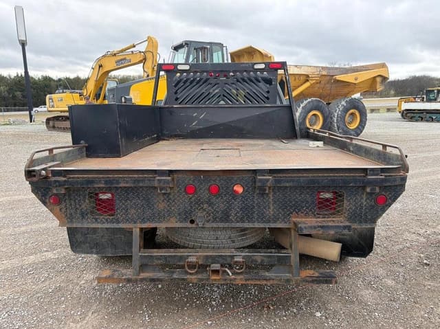 Image of GMC 3500HD equipment image 4