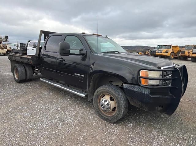 Image of GMC 3500HD equipment image 2