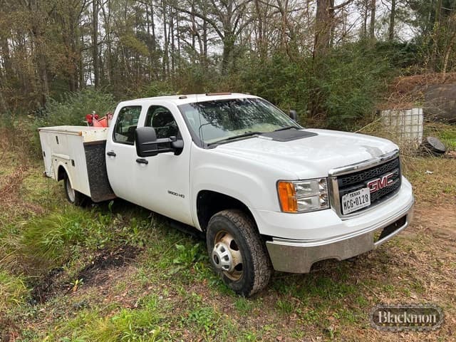 Image of GMC 3500HD equipment image 4