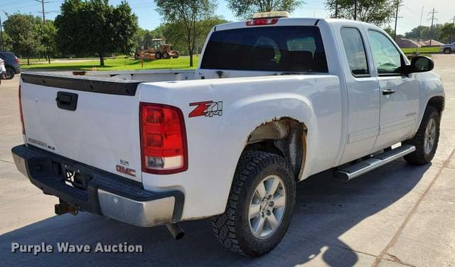 Image of GMC Sierra 1500 equipment image 4