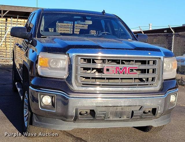 Image of GMC Sierra 1500 equipment image 1