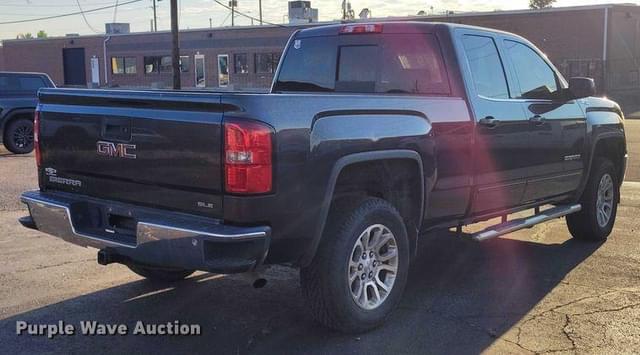 Image of GMC Sierra 1500 equipment image 4