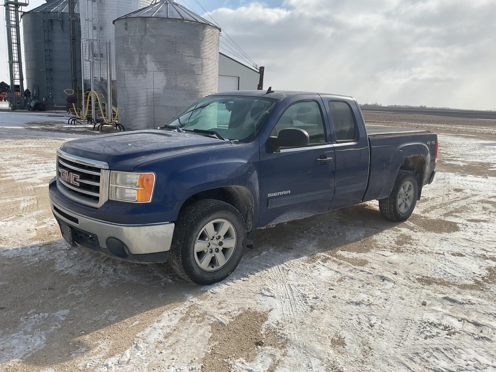 2013 GMC 1500 Equipment Image0