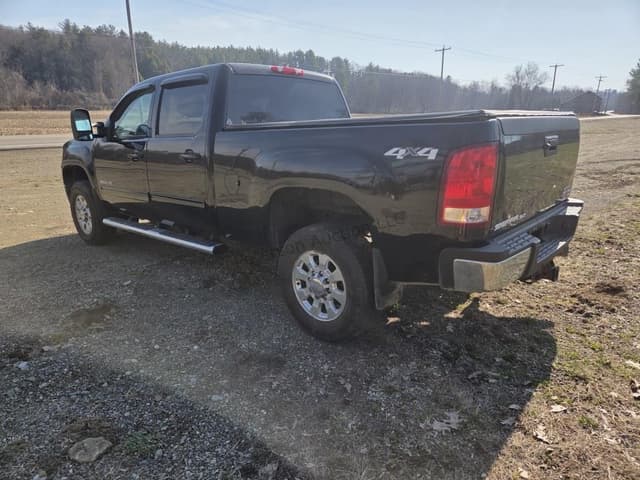 Image of GMC 2500HD equipment image 4