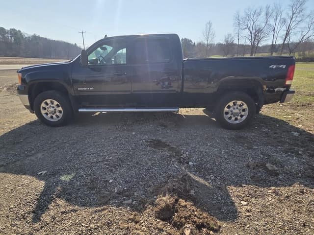 Image of GMC 2500HD equipment image 3