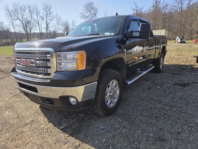 Image of GMC 2500HD equipment image 2