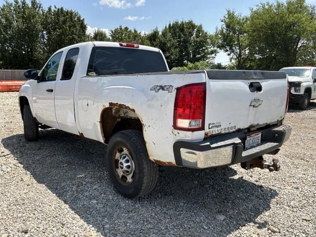 Image of GMC 2500HD equipment image 3