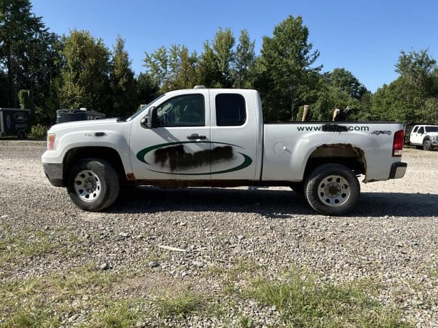 Image of GMC 2500HD equipment image 2