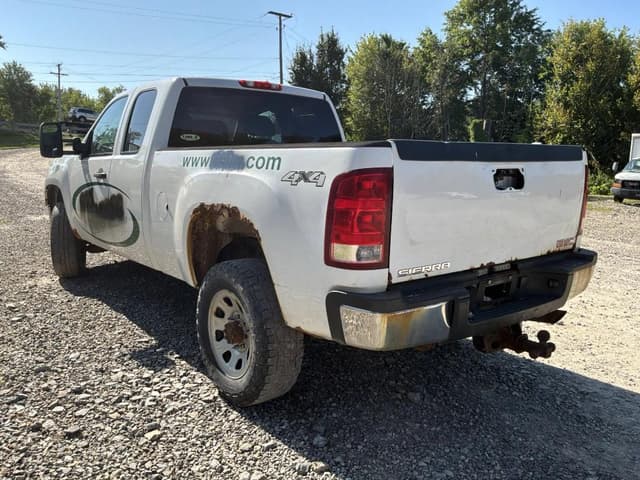 Image of GMC 2500HD equipment image 3