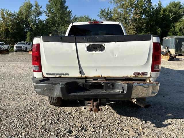 Image of GMC 2500HD equipment image 4