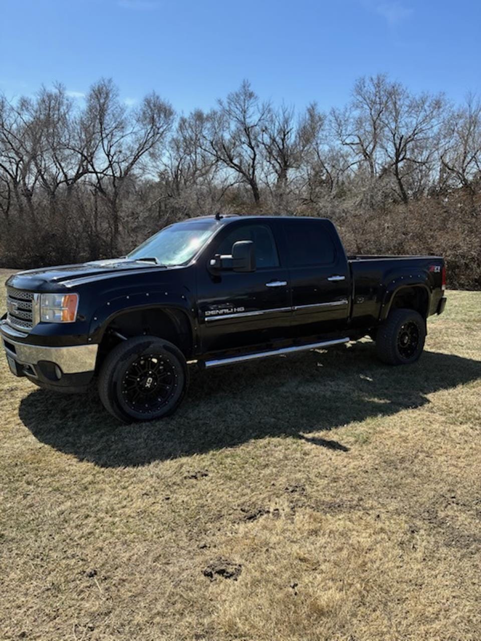 2013 GMC 2500HD Equipment Image0