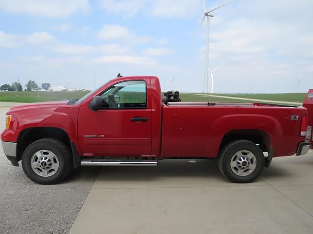 Image of GMC 2500HD equipment image 1