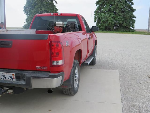Image of GMC 2500HD equipment image 3