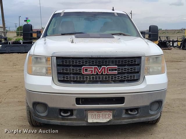 Image of GMC Sierra equipment image 1