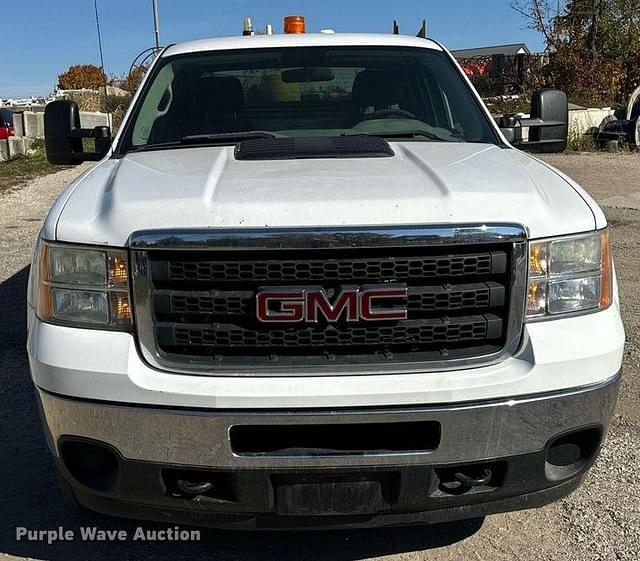 Image of GMC 2500HD equipment image 1