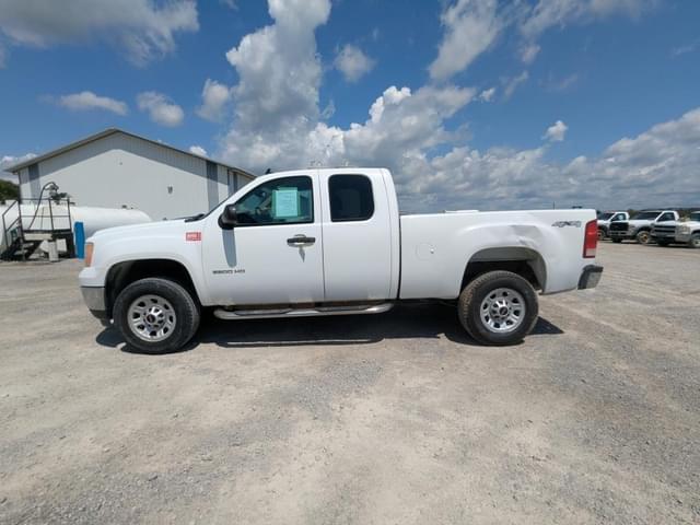 Image of GMC 2500HD equipment image 1
