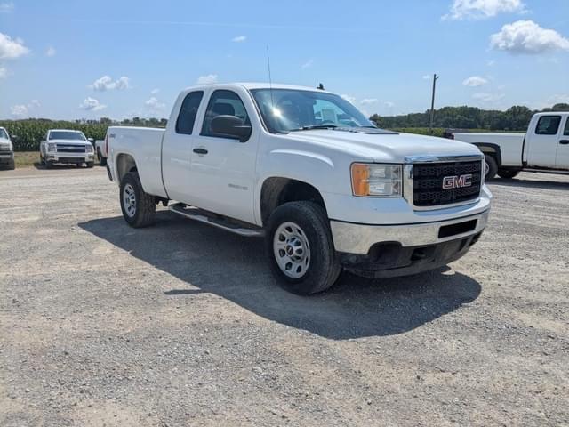 Image of GMC 2500HD equipment image 4