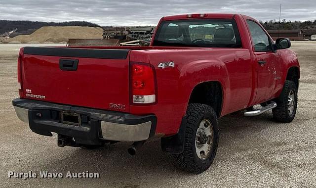 Image of GMC 2500HD equipment image 4