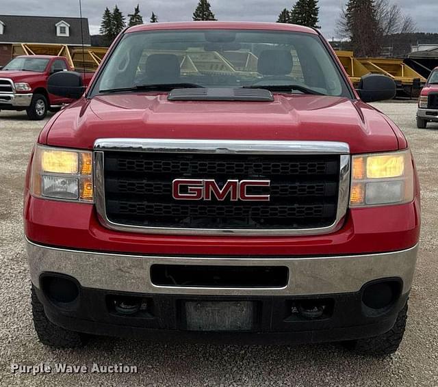 Image of GMC 2500HD equipment image 1