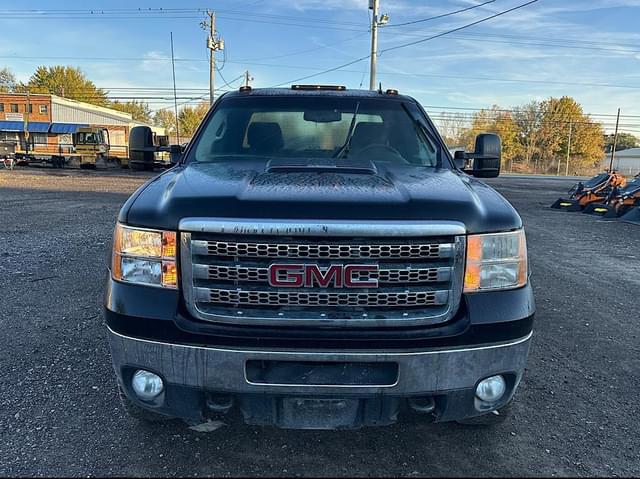 Image of GMC 2500HD equipment image 1