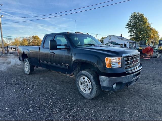 Image of GMC 2500HD equipment image 2