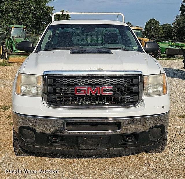 Image of GMC 2500HD equipment image 1