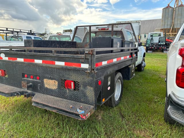 Image of GMC 3500 equipment image 2