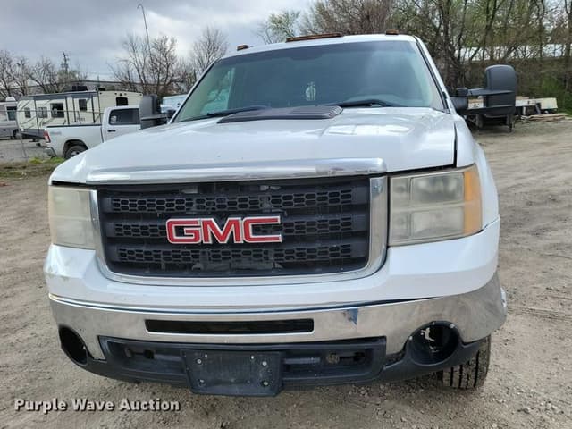 Image of GMC 3500HD equipment image 1