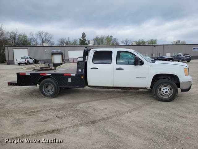 Image of GMC 3500HD equipment image 3
