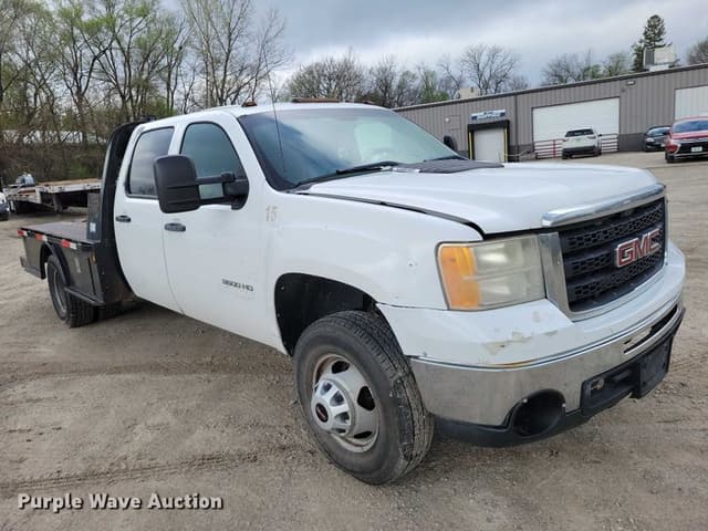 Image of GMC 3500HD equipment image 2