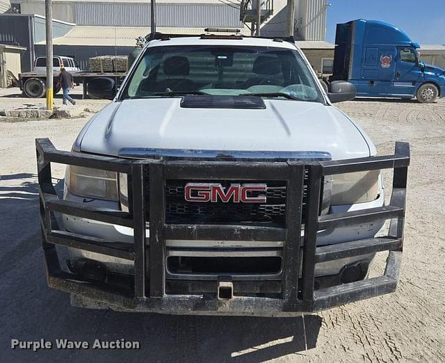 Image of GMC 3500HD equipment image 1