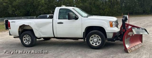 Image of GMC 3500HD equipment image 3