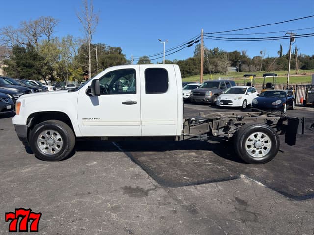 Image of GMC 3500HD equipment image 2