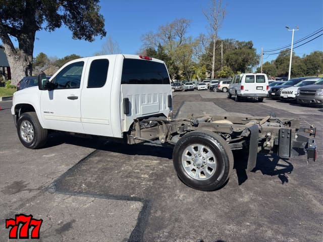 Image of GMC 3500HD equipment image 3