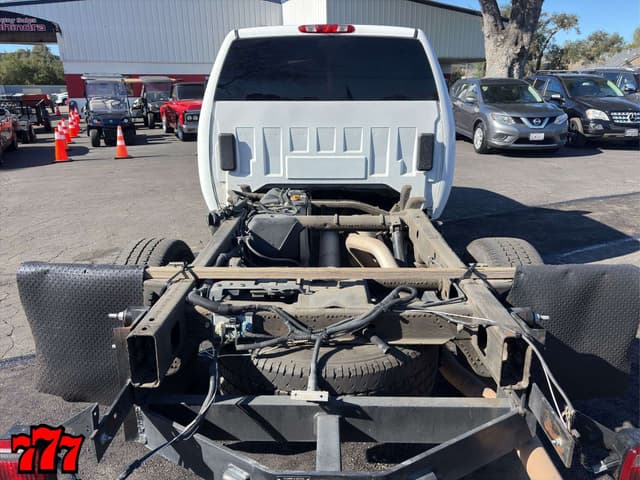 Image of GMC 3500HD equipment image 4