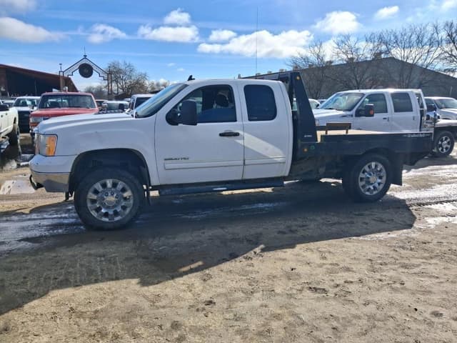 Image of GMC 3500HD equipment image 2