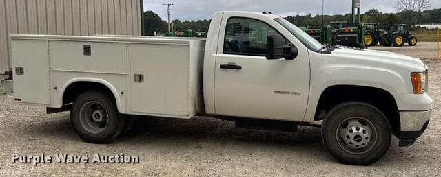 Image of GMC 3500HD equipment image 3