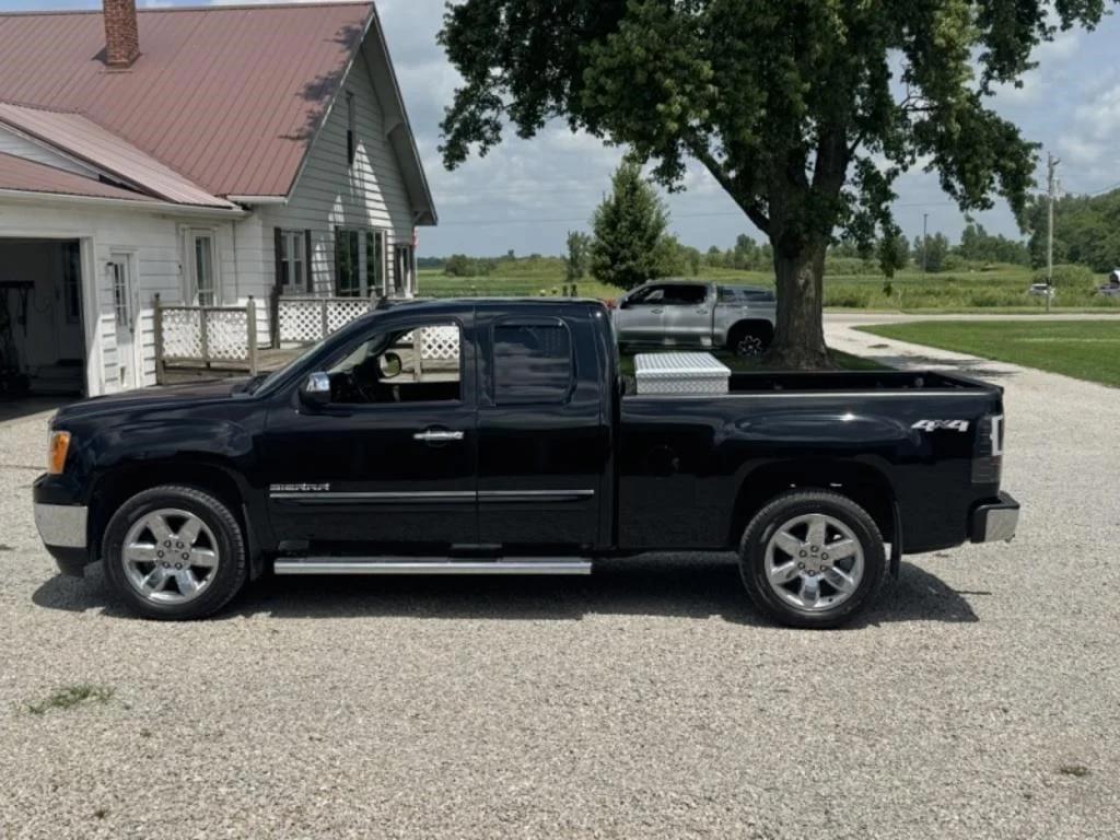 Image of GMC Sierra Primary image